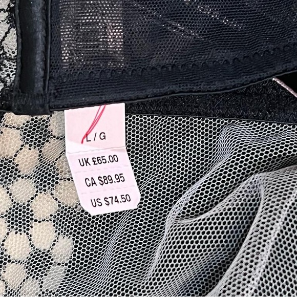 Victoria’s Secret Satin Lace Bralette Front Closure+Tanga Party Set Black/Cream. - Picture 9 of 10